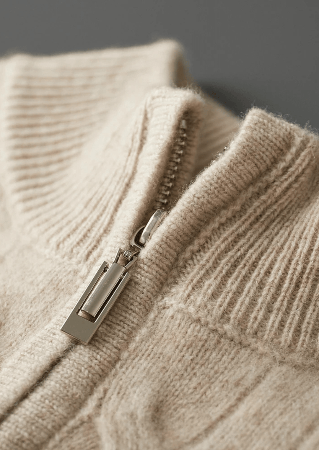 MERINO WOOL CABLE KNIT HALF ZIP