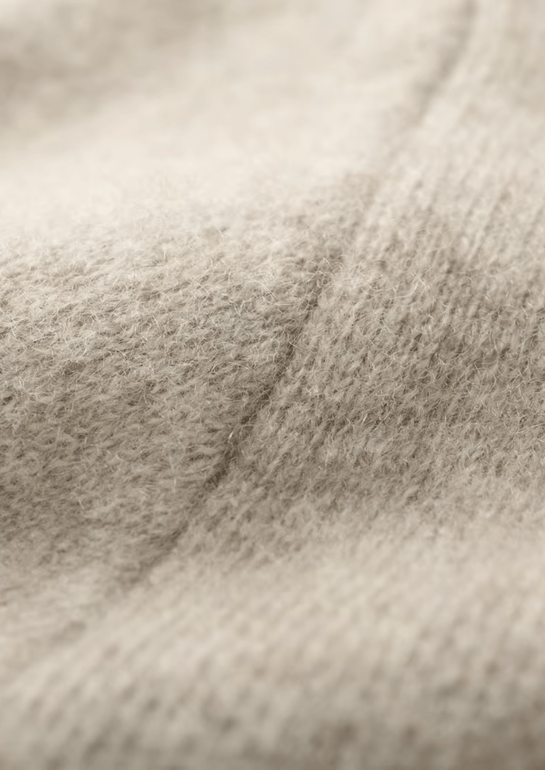 COZY V-NECK MERINO WOOL CARDIGAN